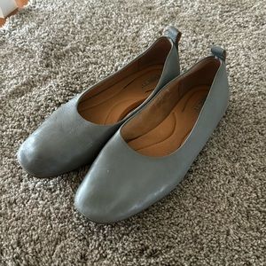 Born ‘Beca’ Flats- Women’s flats robin-egg blue! Good condition!